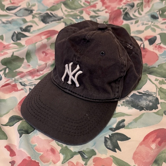 ⭐️MLB New York Yankees Baseball Cap - Picture 1 of 6